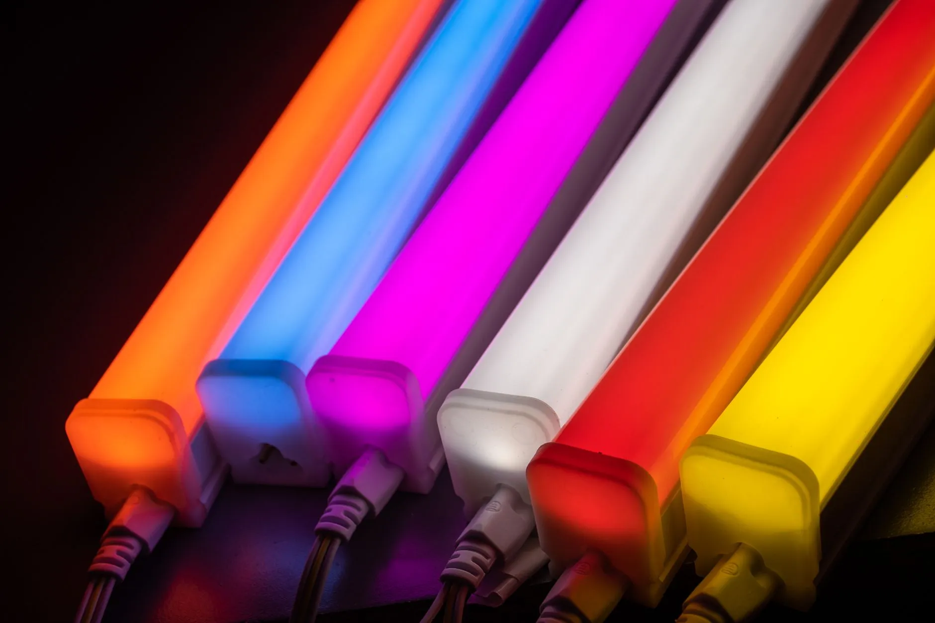 西南地区室内照明节能改造：LED筒灯与吸顶灯应用方案解析