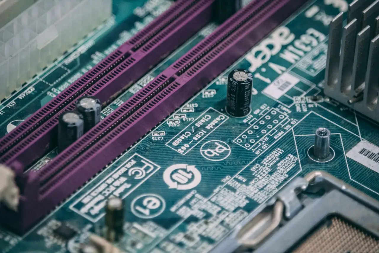 重庆道之源照明LED灯管与球泡灯性能对比及场景选型分析