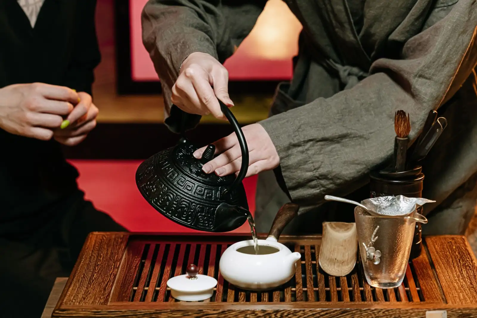 LED灯管与球泡灯在商业照明中的选型要点解析