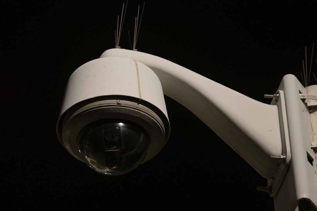 LED灯管与球泡灯节能对比：企业照明改造如何选择更省电方案